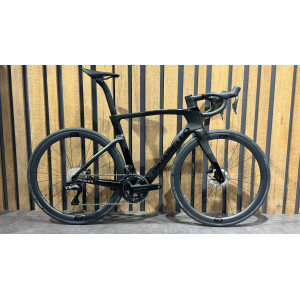 Vélo Pinarello DOGMA F 2025 - Shimano Ultegra Di2 12v Tg. 55 - Expo - BOB-BLACK ON BLACK